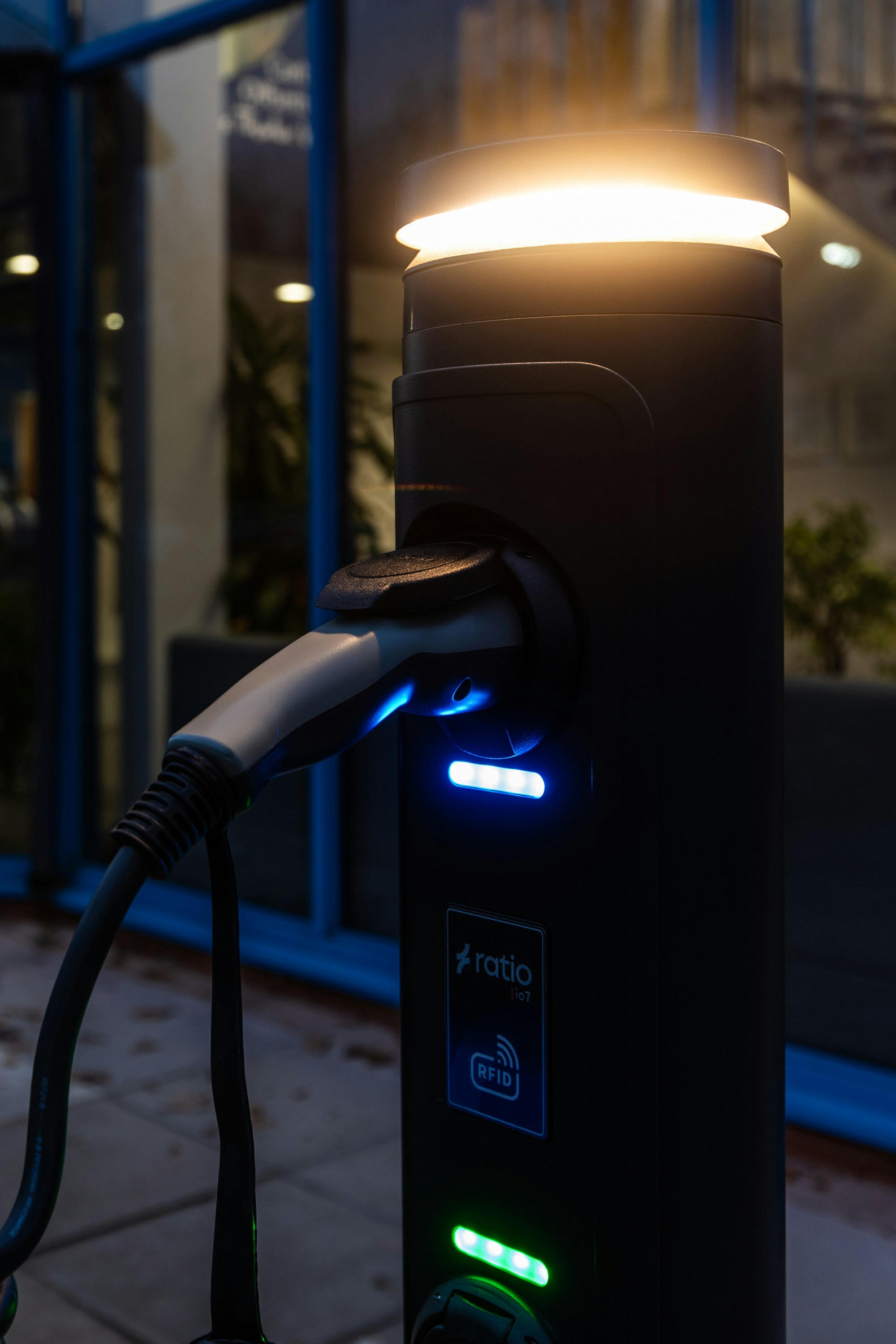 Smarte Energienutzung: Batterie-Arbitrage für Betriebe